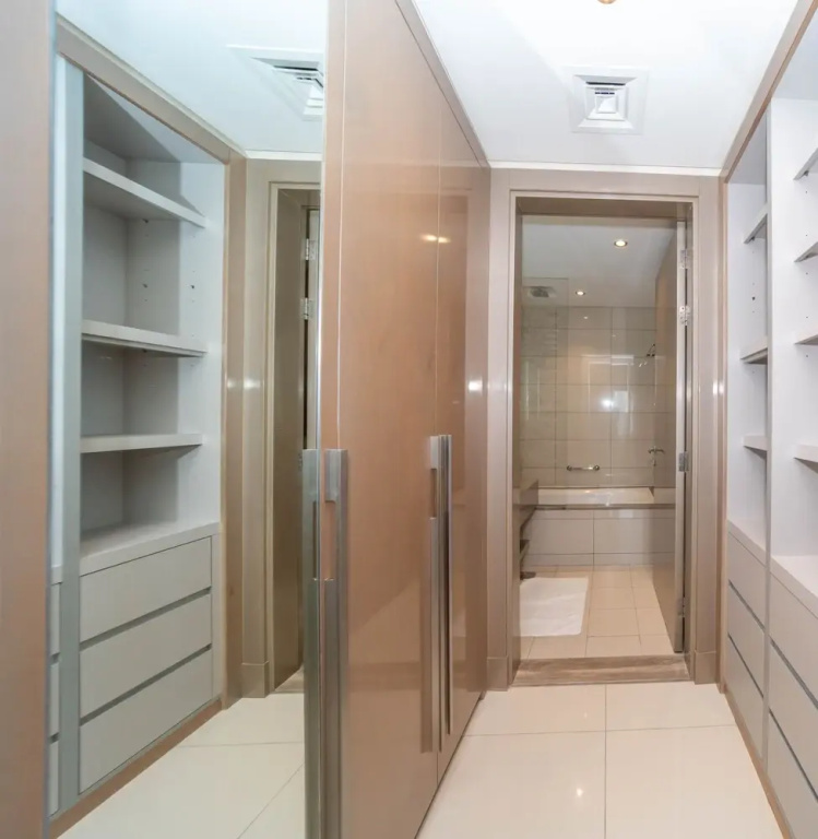 Gorgeous High Floor 2 BR Apartment DTPD