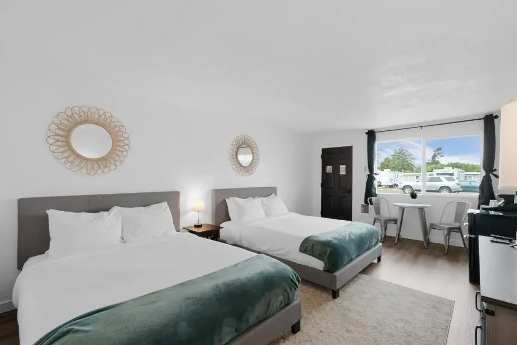 Silver Sands Motel