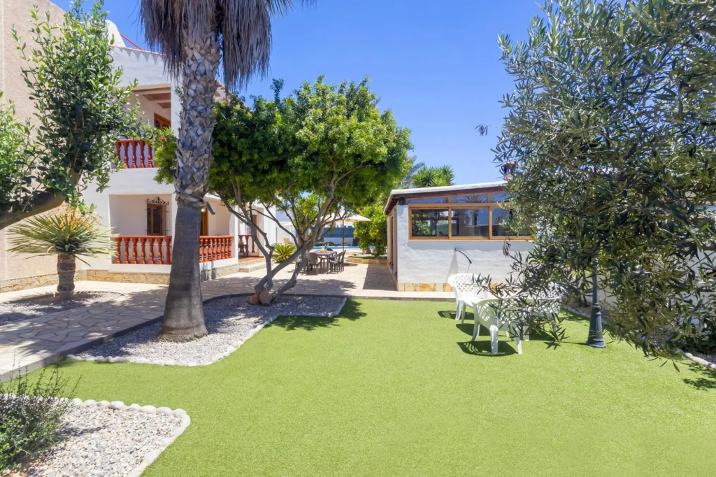 Villa in Ibiza Town with private pool, sleeps 9 - Villa Mali