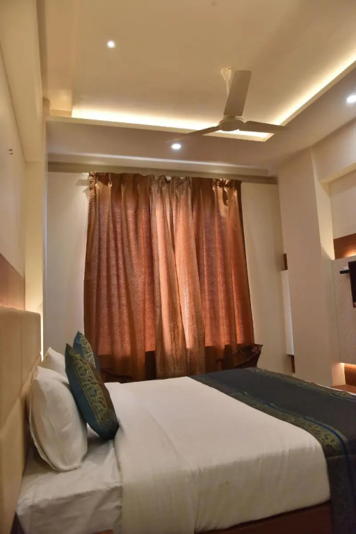 Hotel Rk Grand