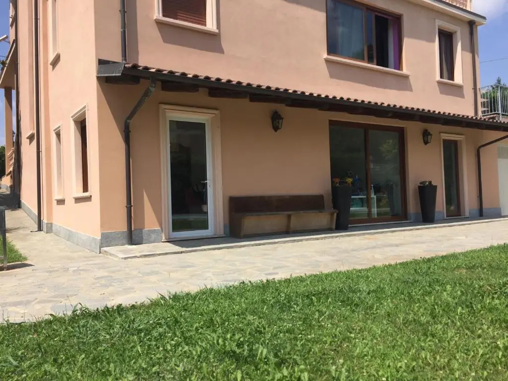 Villa 77
