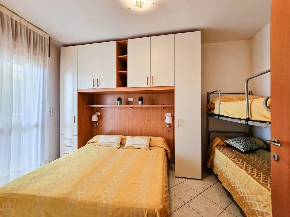 Modern Residence Flat With Balcony-beahost