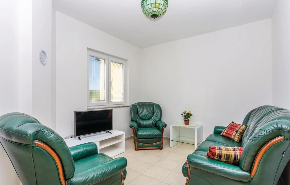 Nice Home in Dobrinj With Wifi and 3 Bedrooms