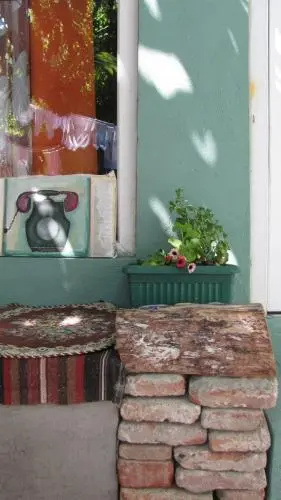 Nona's Guest House
