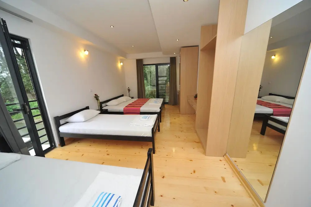 B&B Botel Charlie