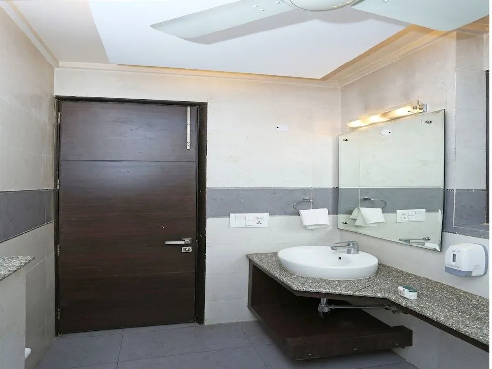 OYO Premium DLF III