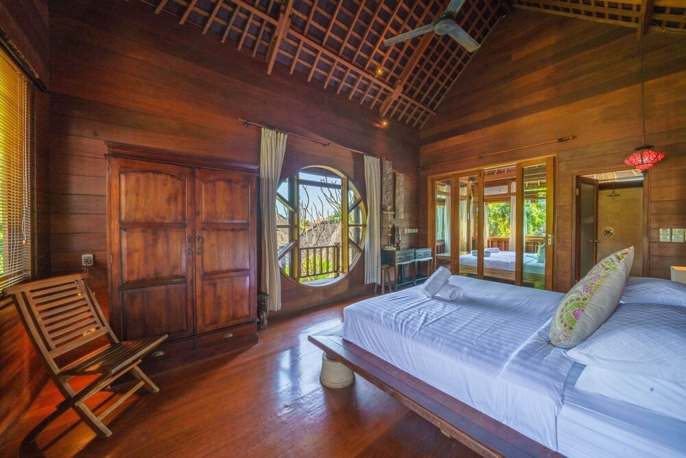 Villa Santhi