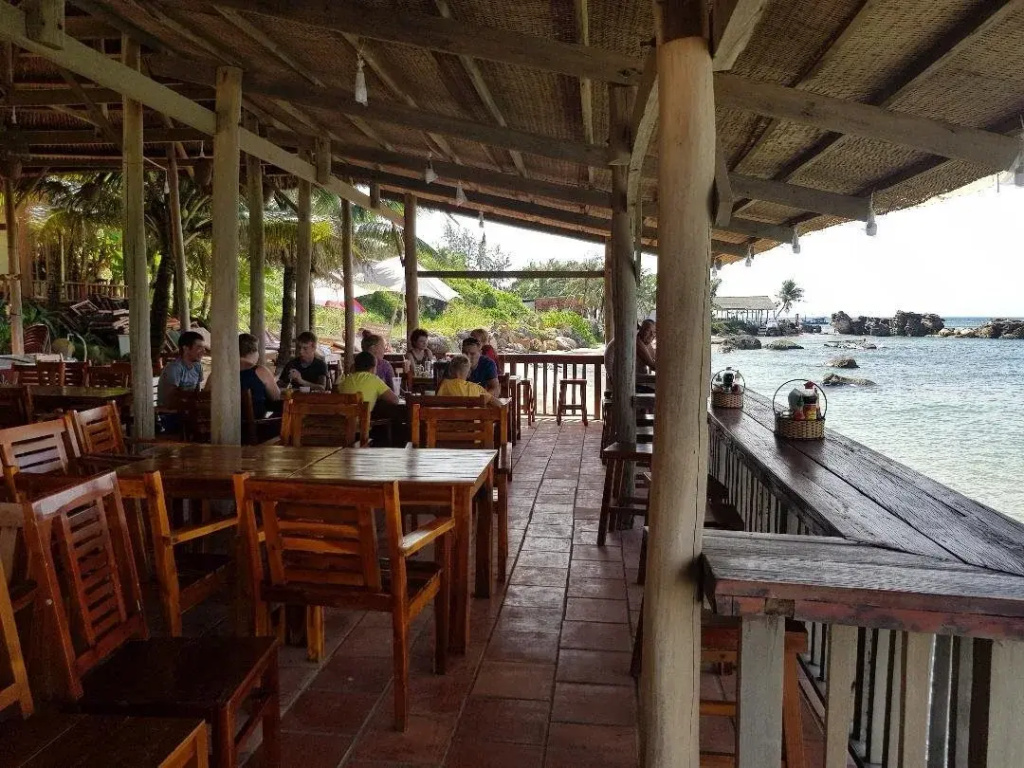 Free Beach Resort