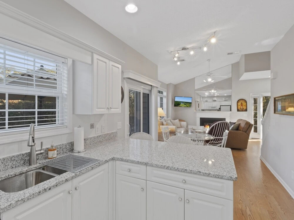 Fairway Oaks #20d 3 Bedroom Condo by RedAwning, North Myrtle Beach