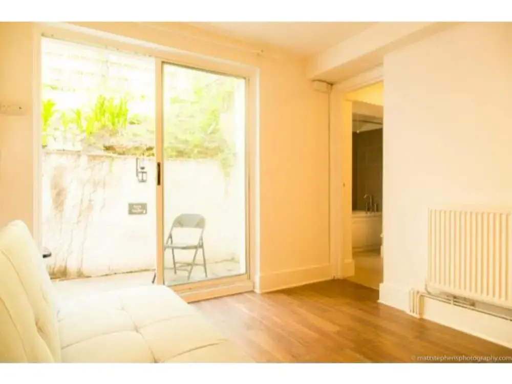 Peaceful Contemporary Kemptown 1 BD Near the Beach