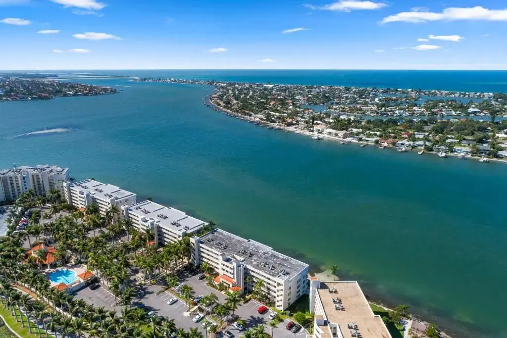 Bahia Vista 14-361, Isla Del Sol, 2 BR, Heated Pool, Spa, Near Beach, WiFi