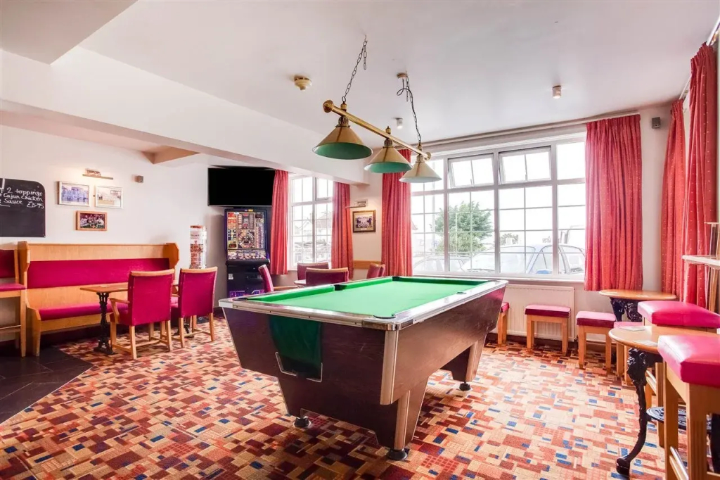 OYO Godolphin Arms Hotel