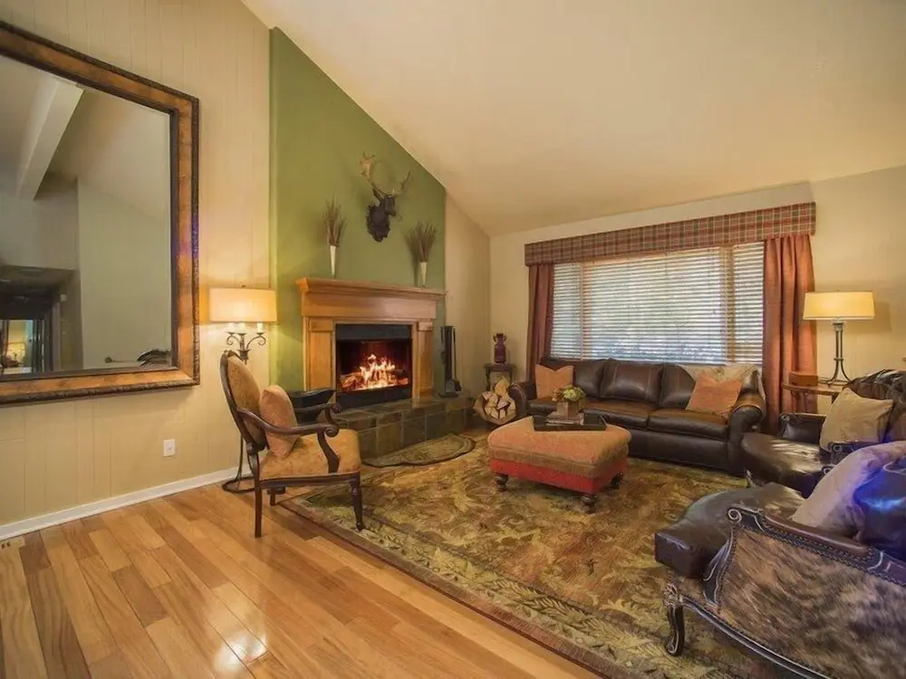 Lazy K Mountain Home 5 Bedroom Holiday home by Key to the Rockies