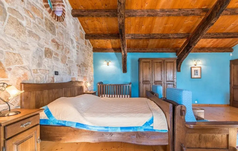 Authentic Villa in Tinjan With Private Pool