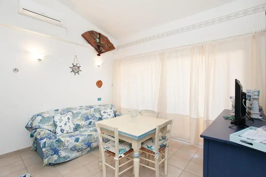 Porto Coda Cavallo Beach House a 300 mt dal mare, con terrazza panoramica