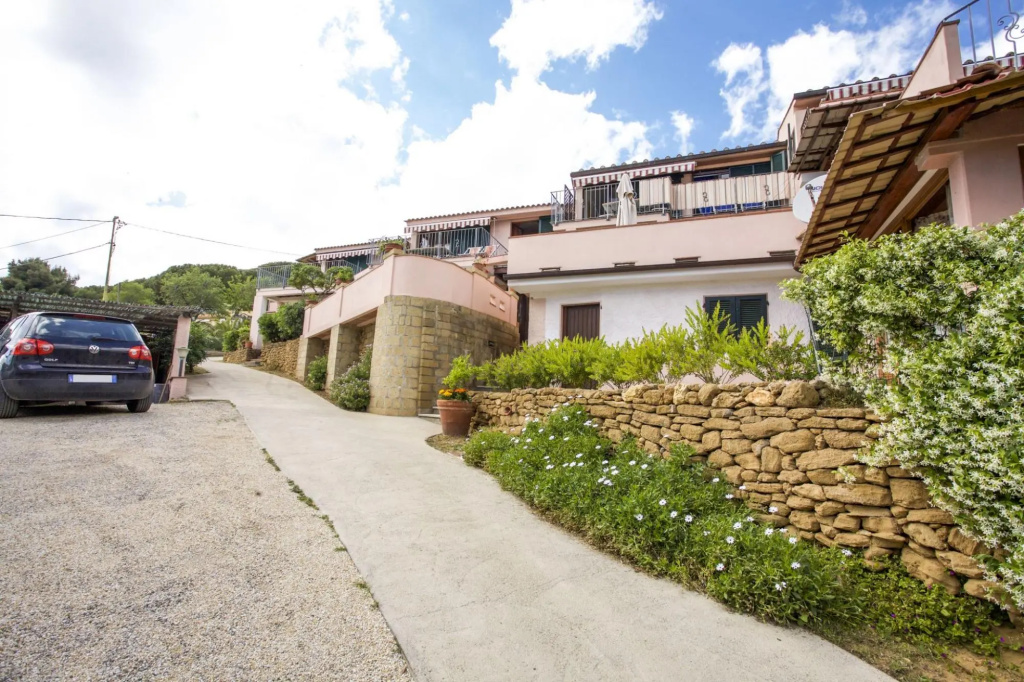 Apartment Number 2 on the seafront of Morcone-MORCONE TRILO N° 2