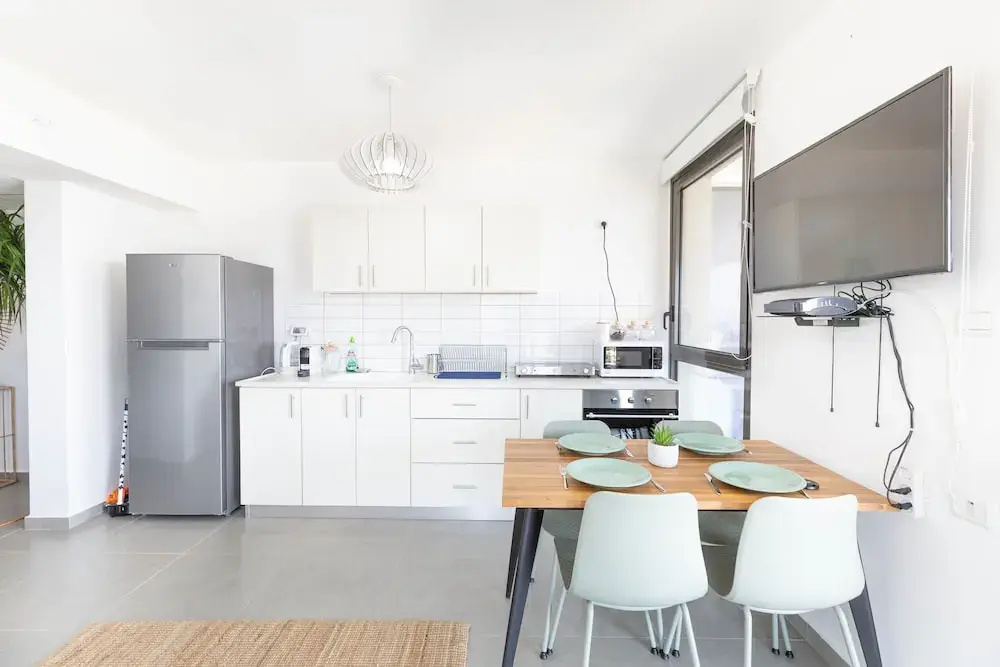 Lakeview Oasis