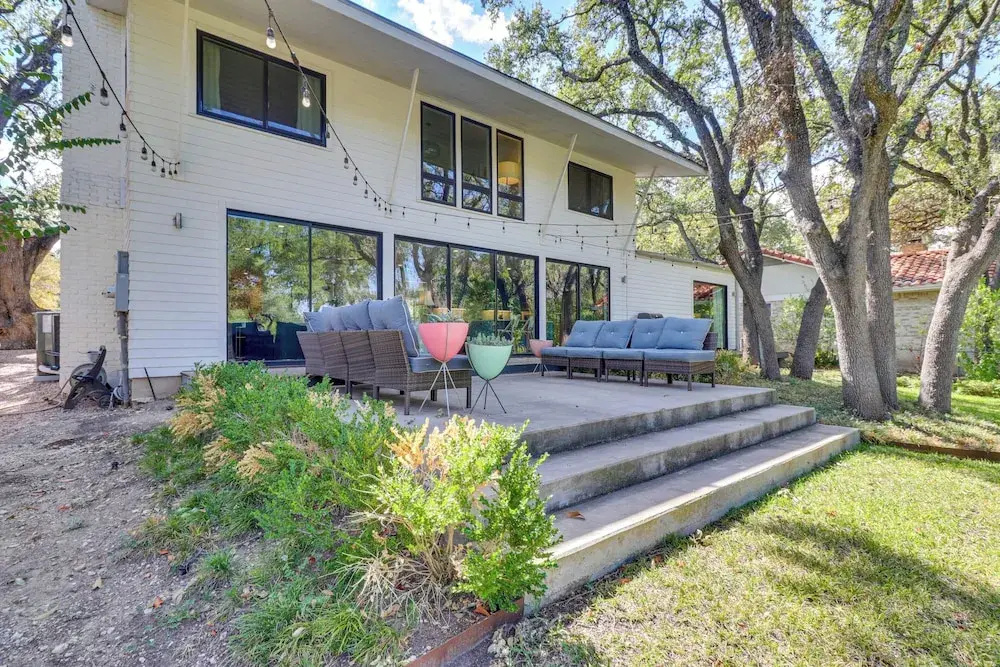 Modern Austin Home w/ Yard ~ 1 Mi From Acl!