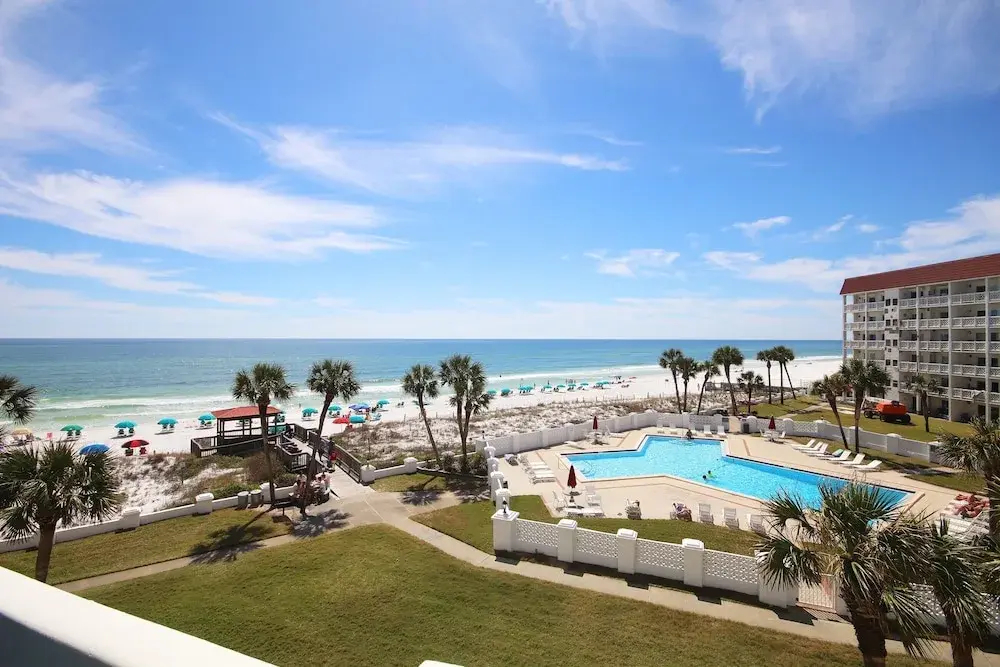 344 El Matador 1 Bedroom Condo by RedAwning