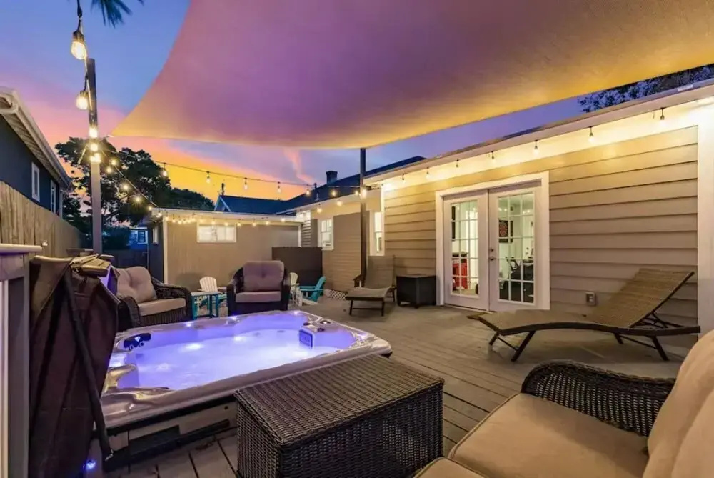 Shorty s Bungalow Dog-friendly w Private Hot Tub