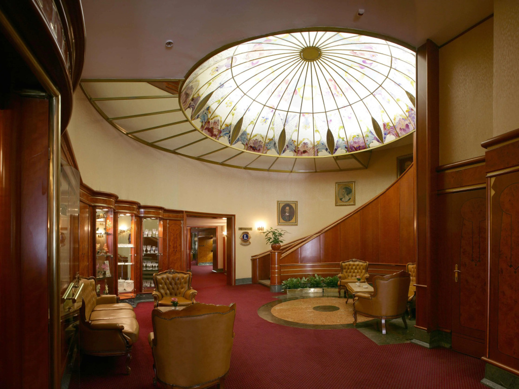 Palace Hotel