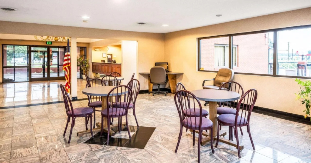 Studios and Suites 4 Less Emporia