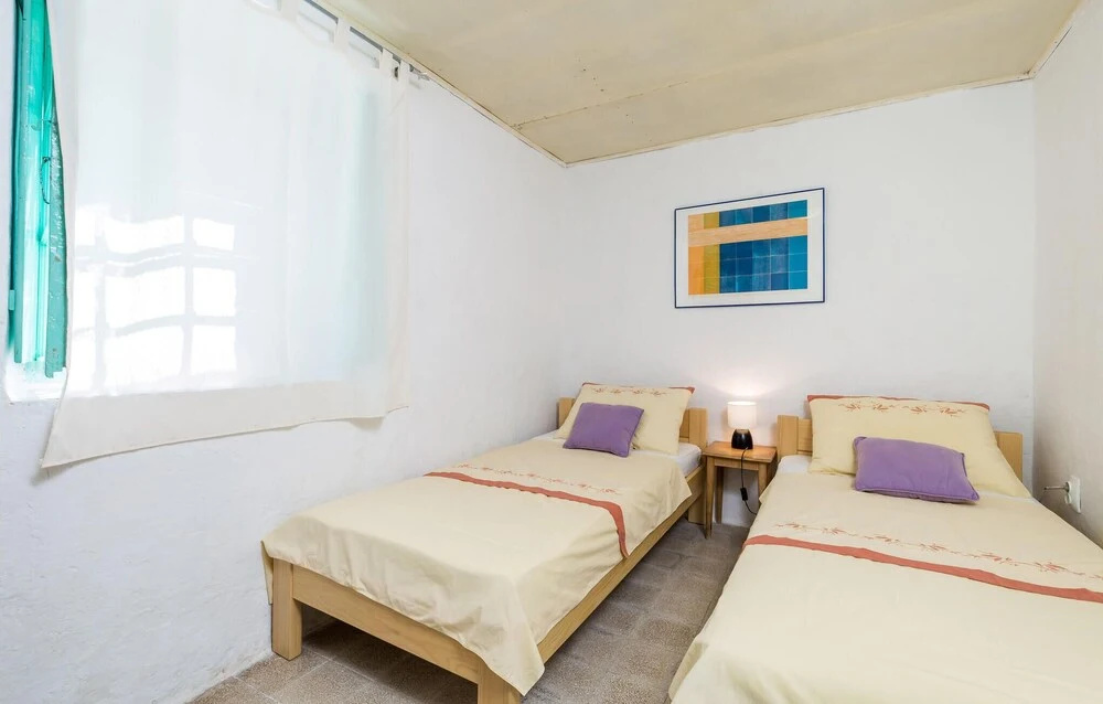 3 Bedroom Lovely Home In Nerezine