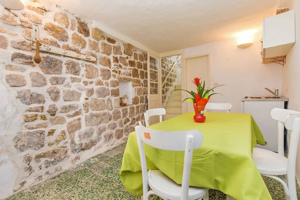 Peti Apartment