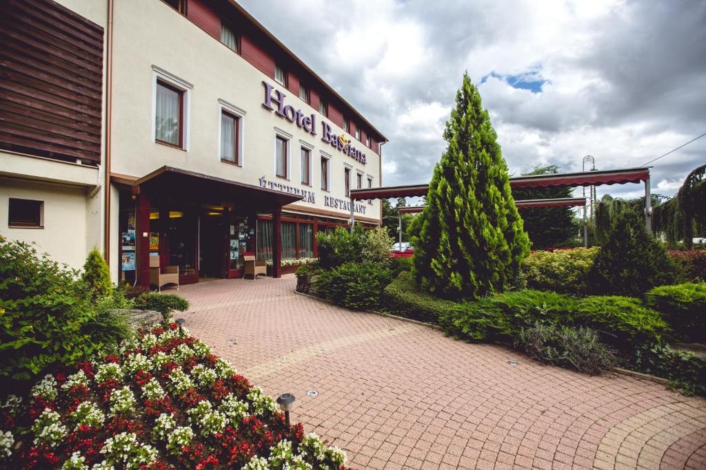 Bassiana Hotel és Étterem