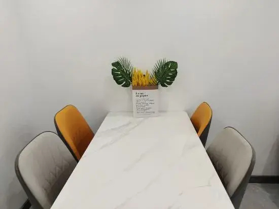 Duben Xiong Rizu Apartment