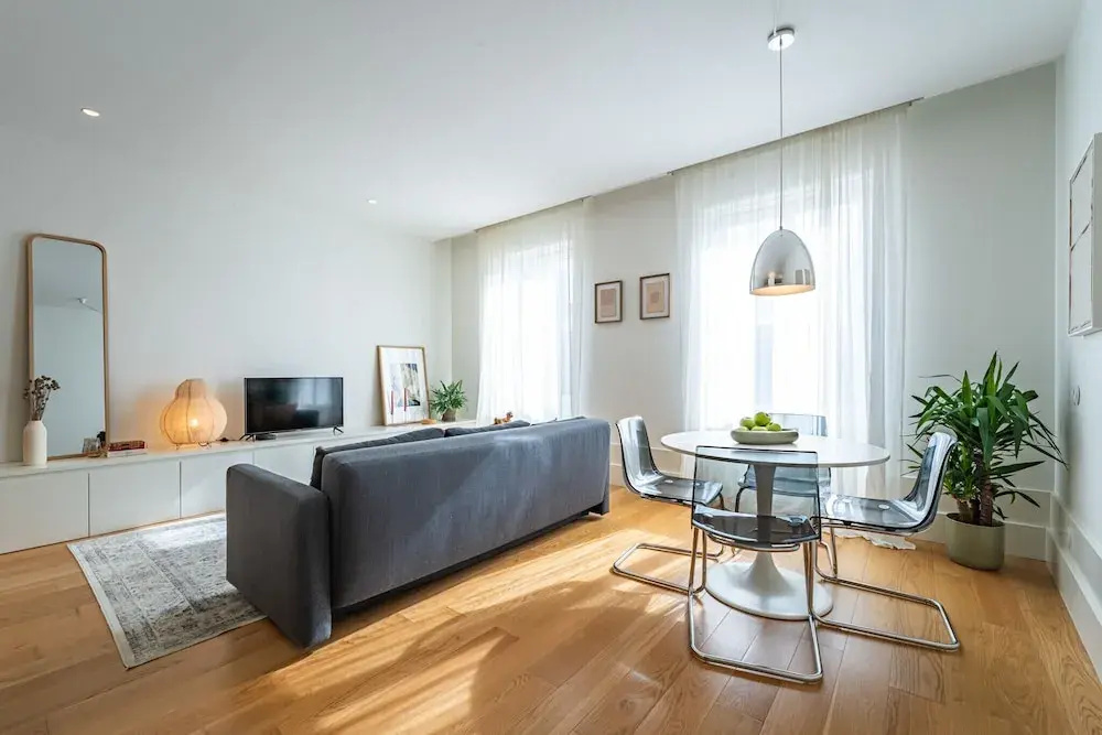 Nomad s Lux - 1BD The Comfort Square in Porto