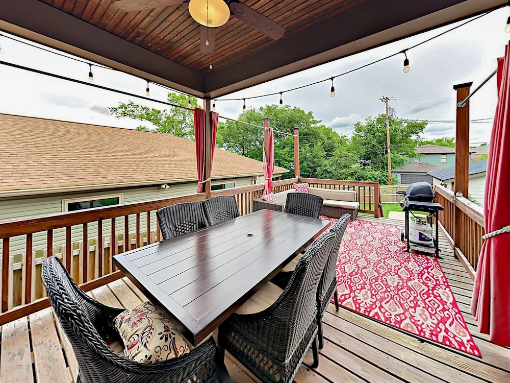 Stunning and Modern in 12South by RedAwning