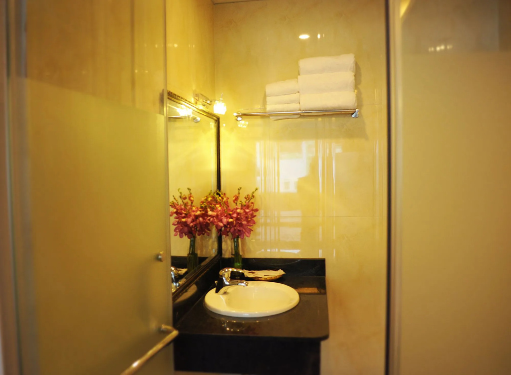 Van Nam Hotel
