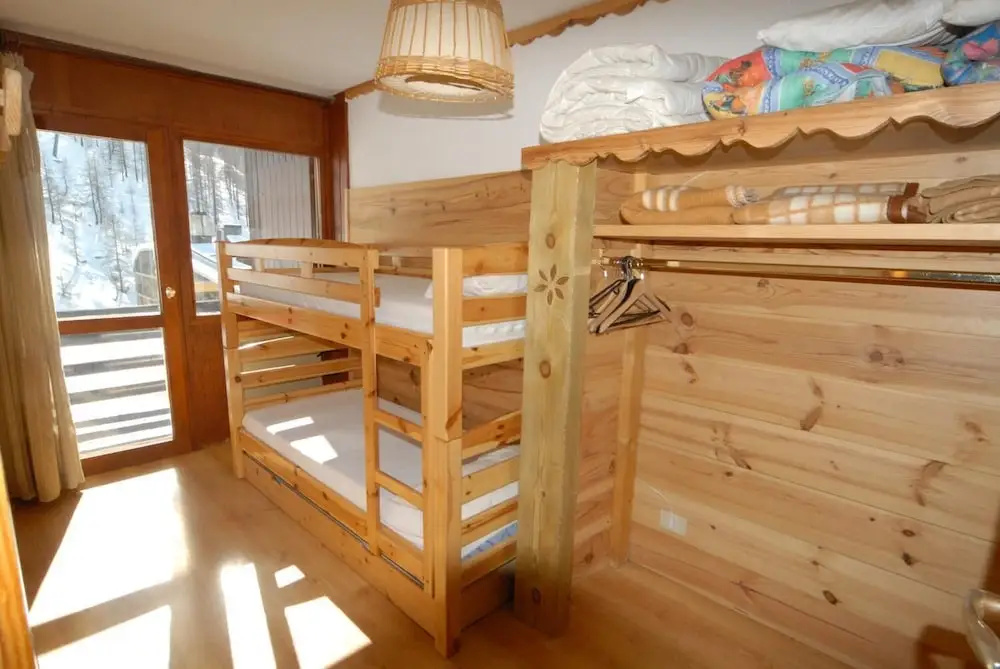 Ski-out Cervinia Chromotherapy Apartment