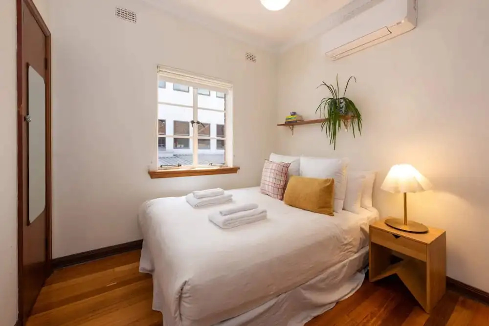 Charming Art Deco Unit in East Melbourne