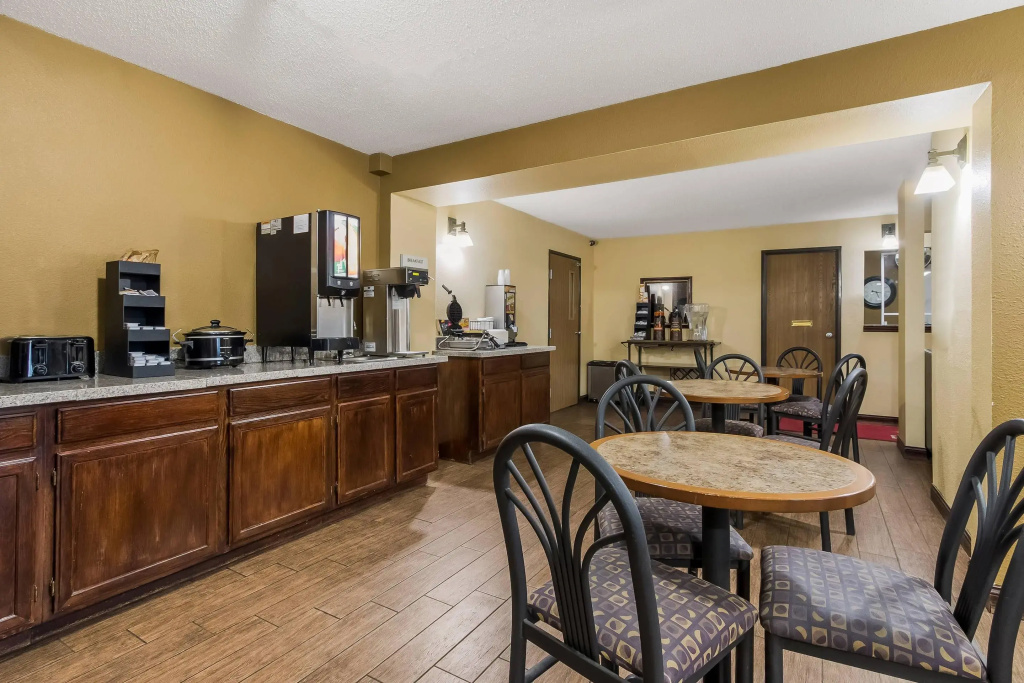 Econo Lodge Inn & Suites Yankton