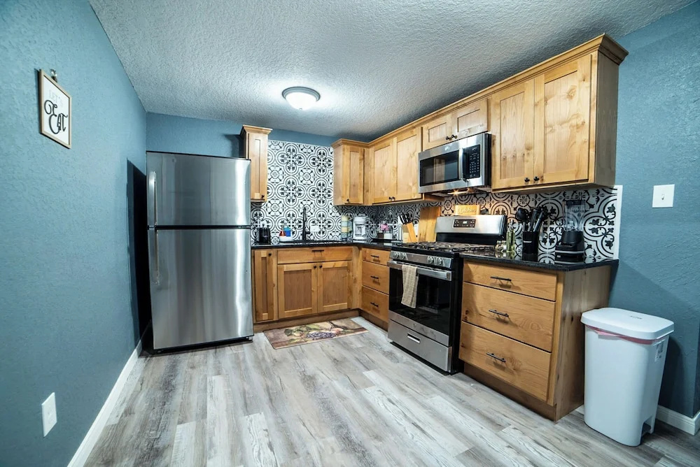 Fascinating 2BR1BA Near Festive DT and Riverwalk