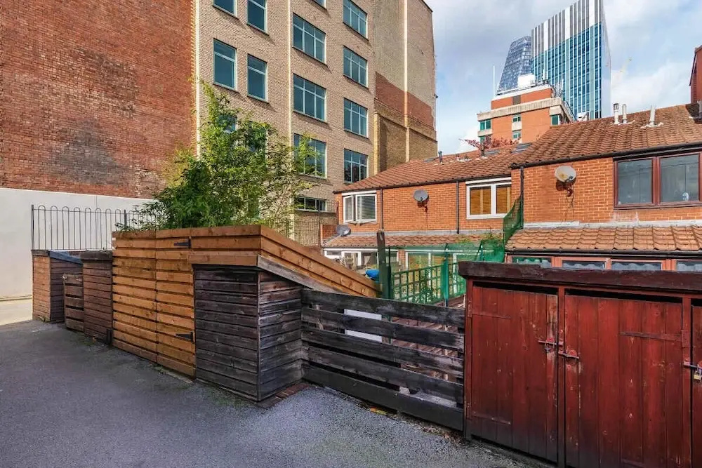 Beautiful Studio W/patio Near London Bridge