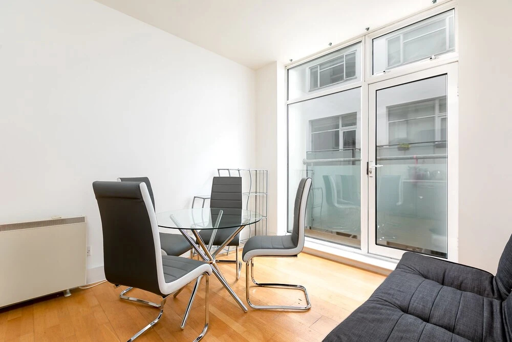 Holloway Road Apartments (Peymans)