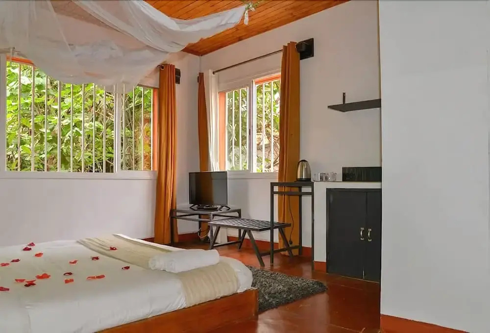 La Casa Di Luna - Hotel with Pool and Restaurant in Antananarivo