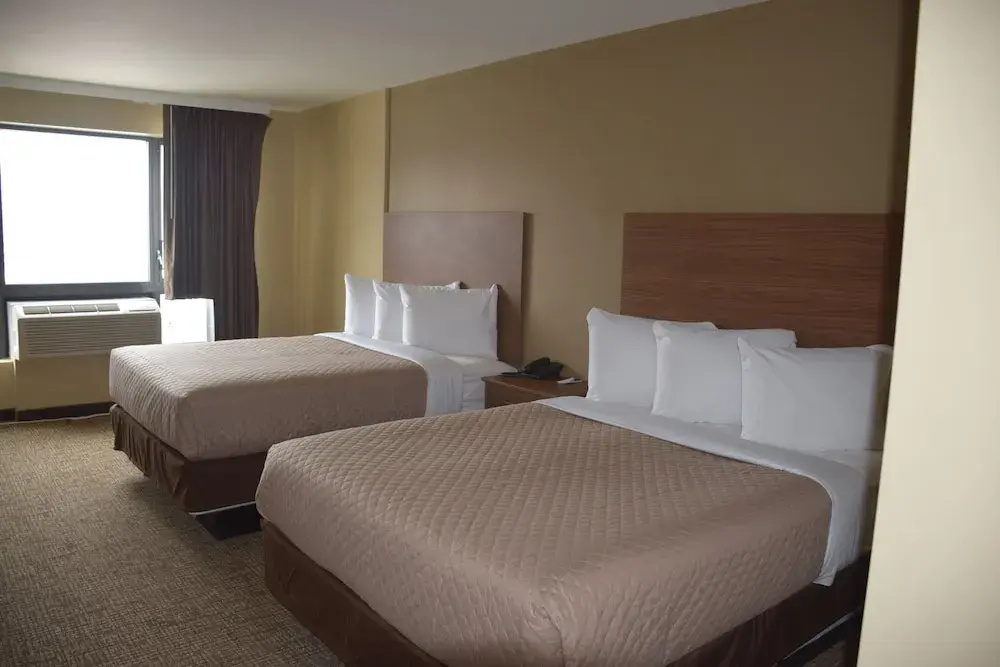 Astoria Delancy Inn and Suites