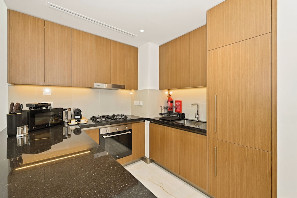 Bloomfields Modern 1BR in Azizi Vista