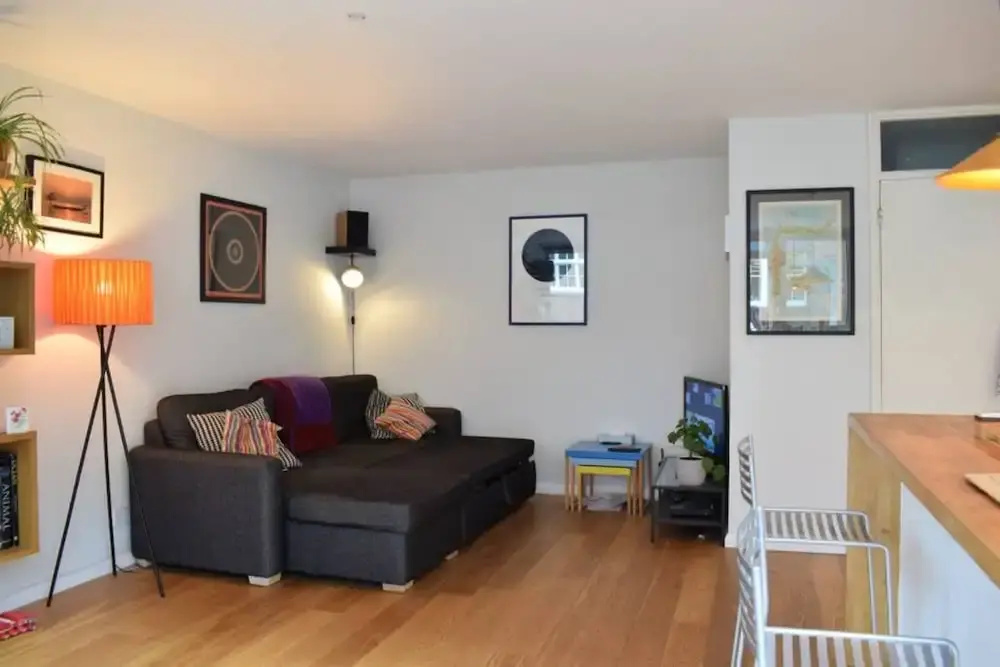 2 Bedroom Flat In Farringdon