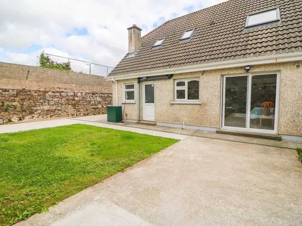 38 Castlewood Park