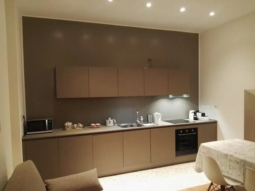 Revere 18 Apartment
