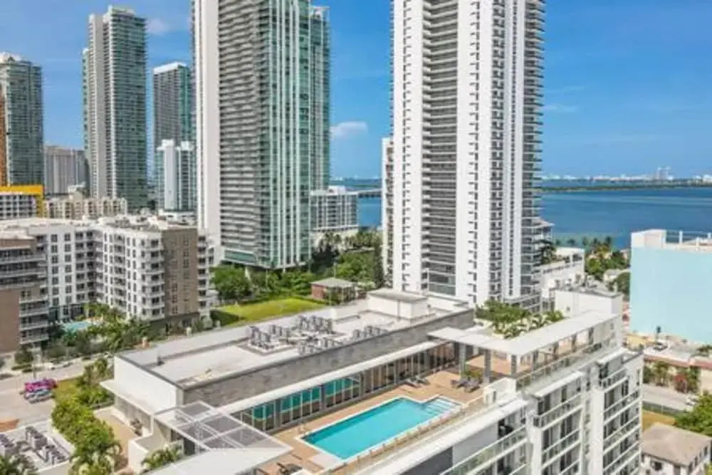 Modern 1BR Apt In Edgewater Free Parking