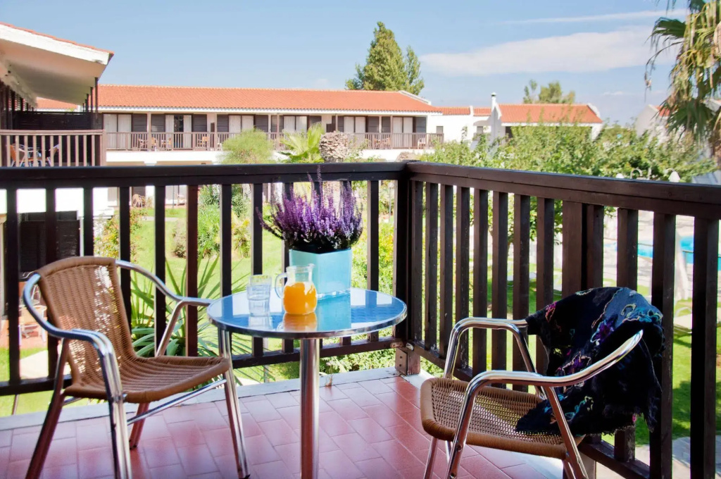 Golden Coast Hotel & Bungalows - All Inclusive