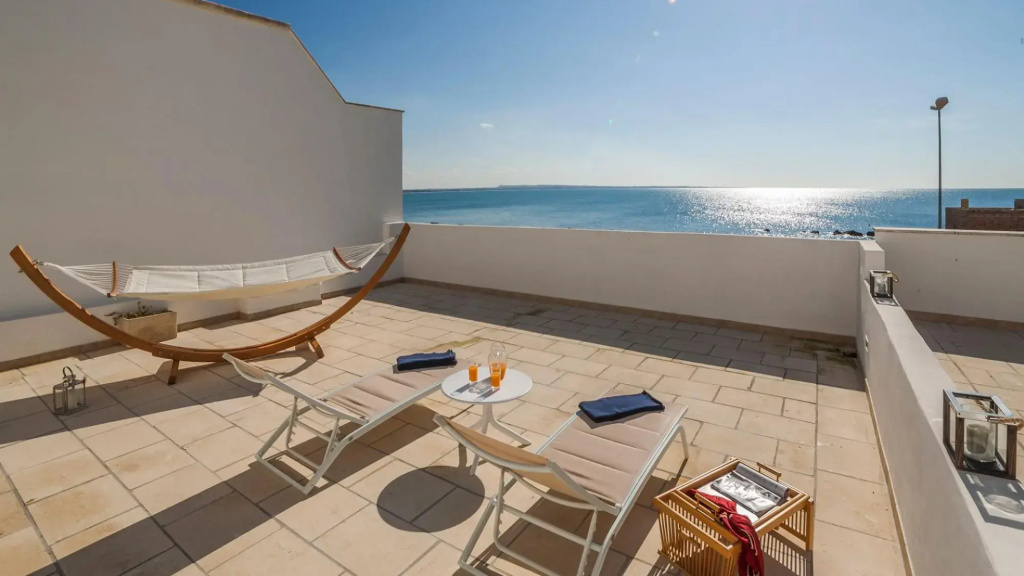 Charming apartment near the historic centre of Gallipoli, with enchanting view on the sea.-APPAR.TO LA BIANCATA