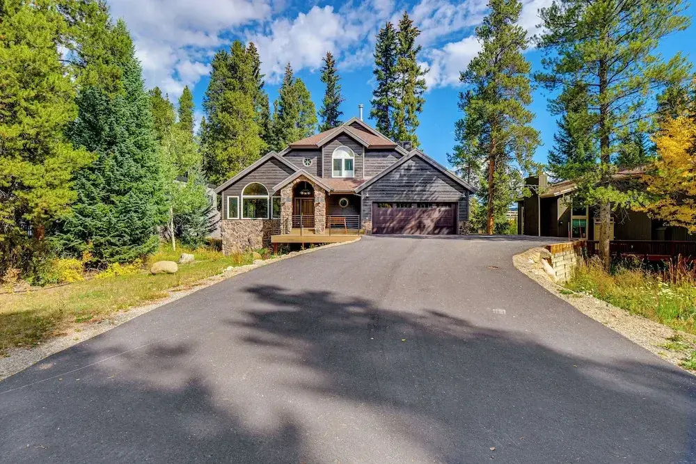 1 Mi to Ski Lift: Mtn-view Breck Home w/ Hot Tub!
