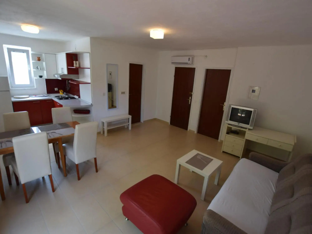Spacious apartment with terrace,200 m distant from the beach !